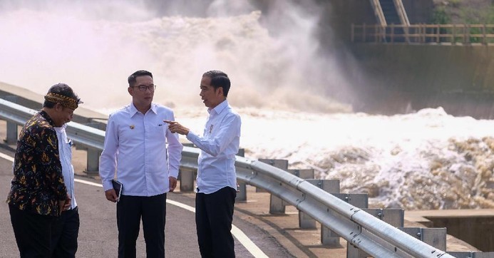 Bareng Ridwan Kamil, Jokowi Meninjau Terowongan Anti-banjir di Bandung
