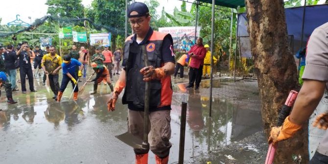 Pemprov DKI Berikan Bantuan Kepada 22.500 Siswa Terdampak Banjir