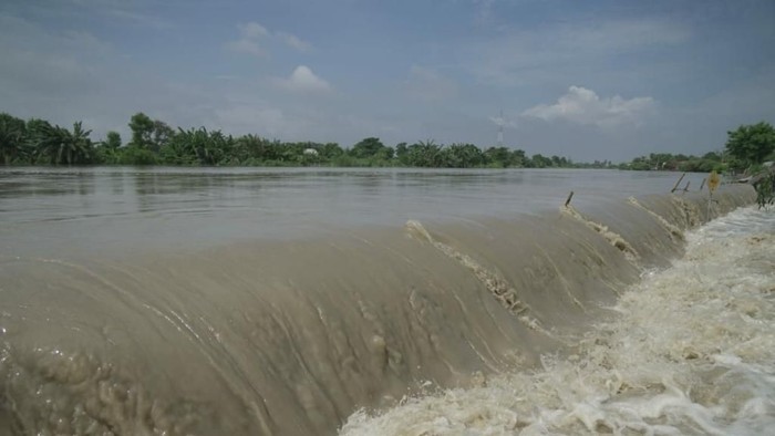 Ini Tanggapan Wagub Jabar soal Jebolnya Anak Sungai Citarum di Bekasi