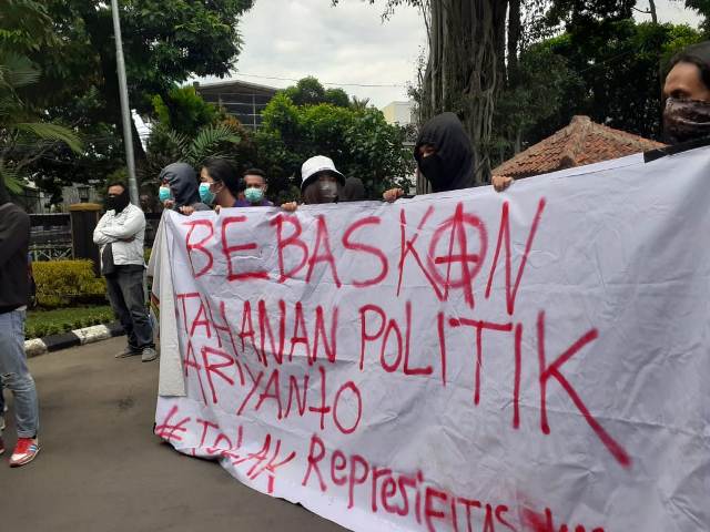 Demo di Depan PN Bogor, Mahasiswa Minta Ariyanto Dibebsakan