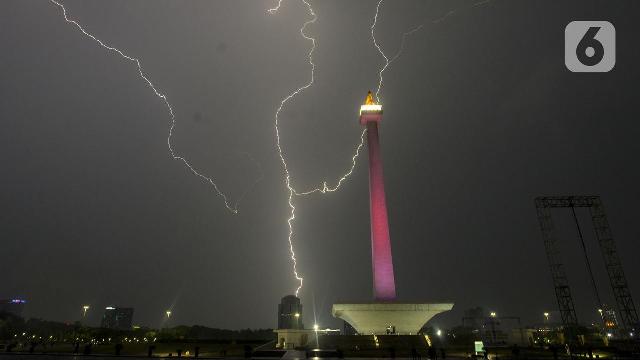 Cuaca Hari Ini: Jakarta Pagi Diguyur Hujan Sedang hingga Lebat