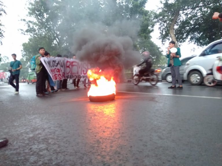 BEM se-Bogor Bakar Ban Kritik Kinerja Jokowi-Ma’ruf