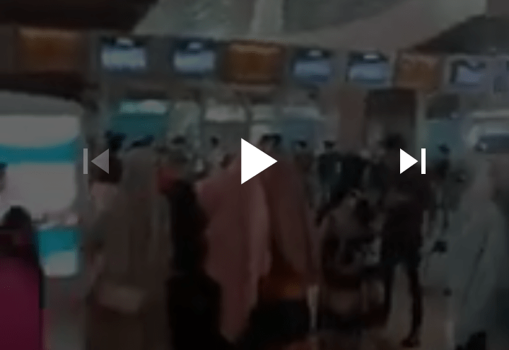 Video Viral Jemaah Umrah Panik Tertahan di Bandara Soetta