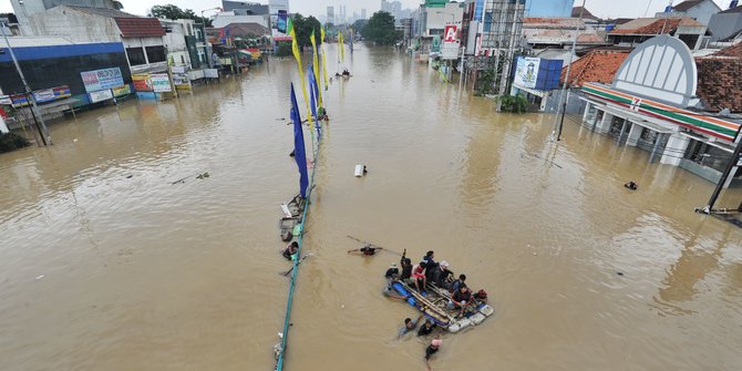 Jakarta Banjir, Polda Metro Buka 3 Ruas Tol untuk Pengendara Roda Dua