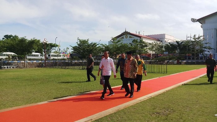 Jokowi Ikut Merayakan Hari Pers Nasional di Kalsel