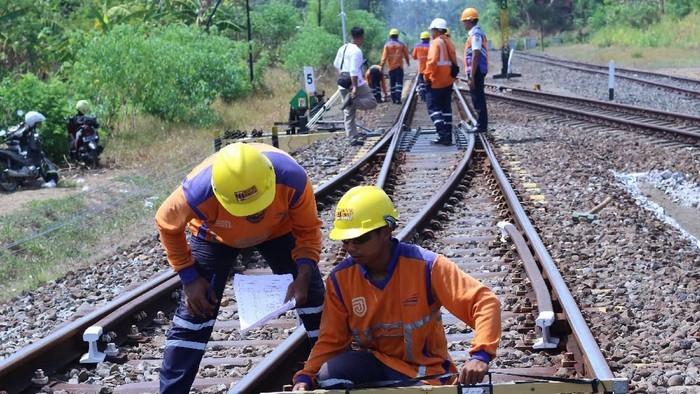 Perbaikan Jalur Kereta Berdampak ke Ekonomi Daerah