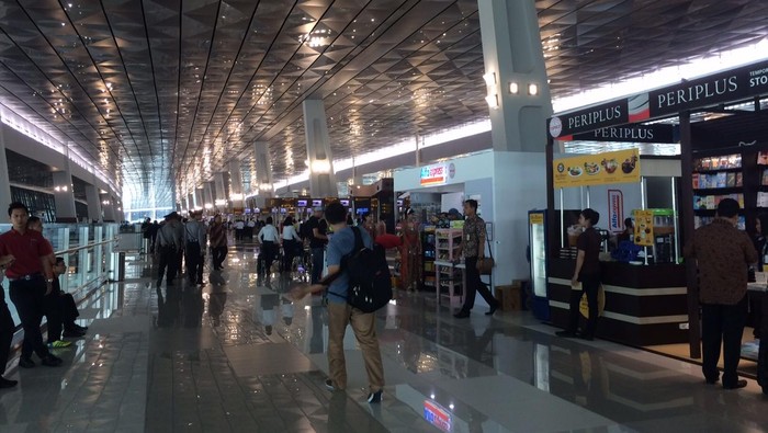 Di Bandara Soekarno-Hatta Pengawasan Corona Ala Kadarnya