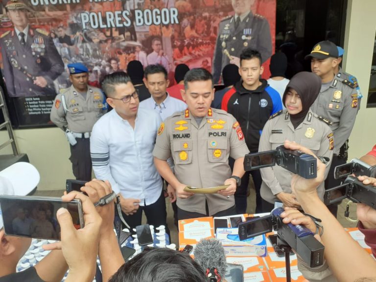 Kasus Suap Izin,  Dua PNS kabupaten Bogor Resmi Tersangka
