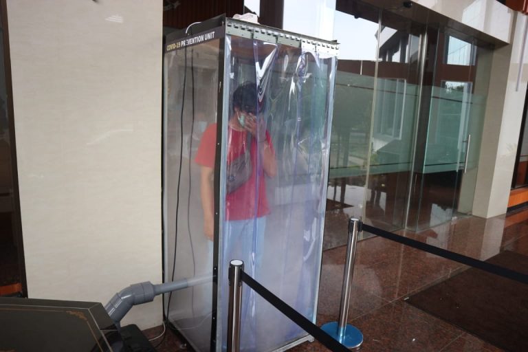 Kantor DPRD Kabupaten Bogor Dipasangi Bilik Disinfektan