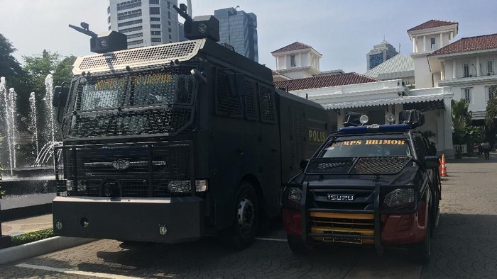 440 Personel Polisi Siaga di Balai Kota DKI, Amankan Demo Tolak Omnibus Law