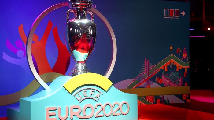 UEFA Akan Mengundur Piala Eropa 2020 ke Desember?