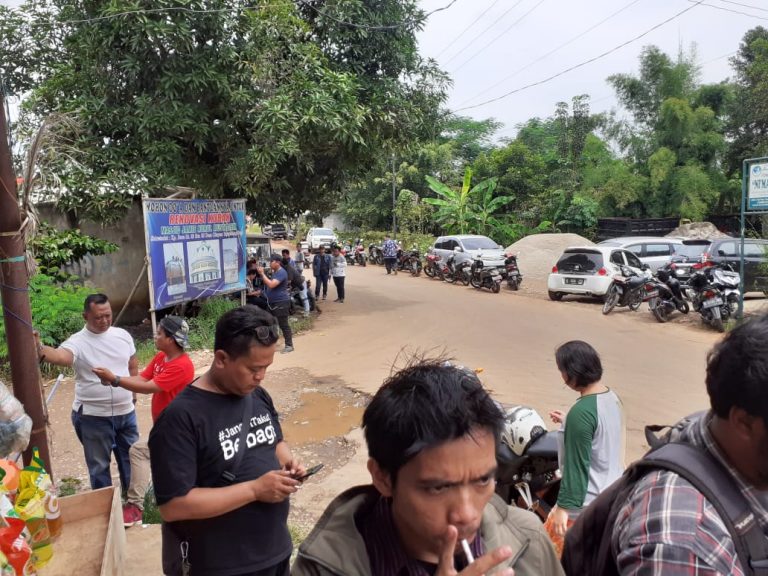 Tanahnya bakal Diratakan, Puluhan Massa Kumpul di Lokasi Green Citayam City