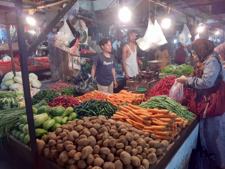 Dampak Korona, Pedagang Pasar Cibinong Terancam Bangkrut
