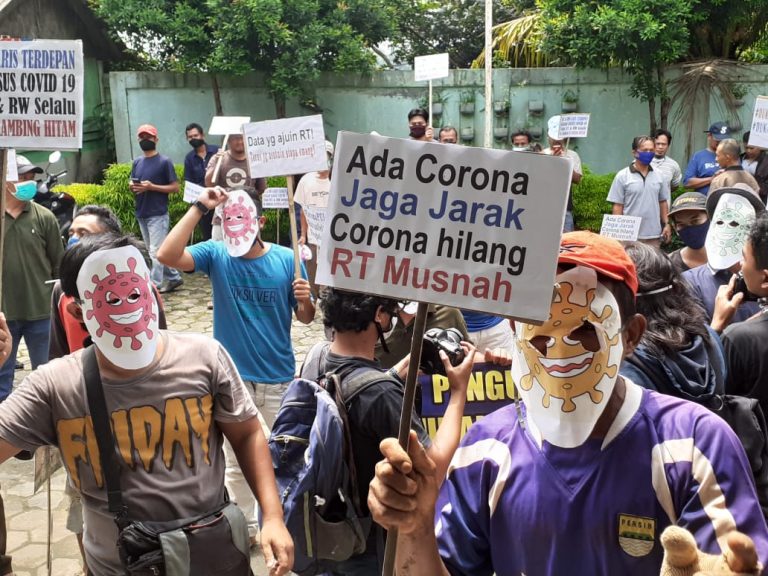 Bupati Bogor Tanggapi Demo RT/RW di Kelurahan Sukahati. Ini Penjelasannya!!
