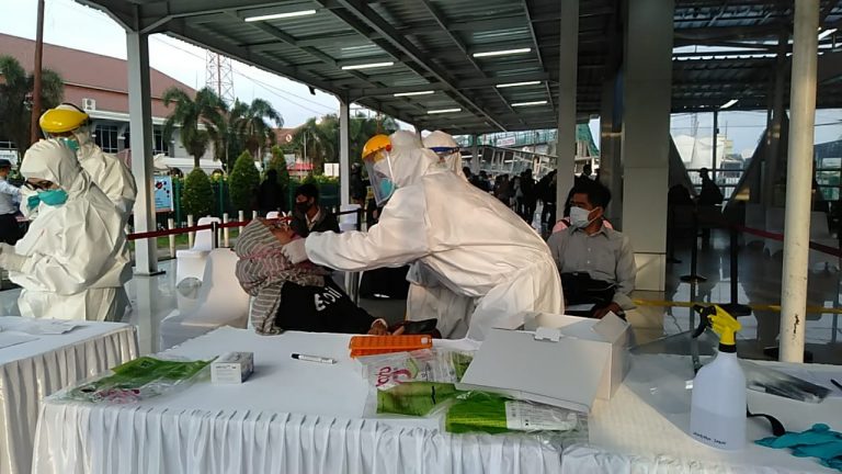 350 Penumpang KRL Stasiun Bogor Jalani Swab Test