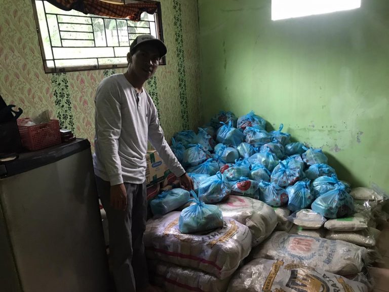 Berbagi Kebahagiaan, Kang RS Ajak Warga Mampu Bantu Tetangga Yang Tidak Mampu