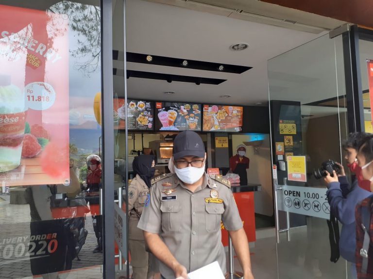 Restoran dan Rumah Makan Mewah di Puncak Bogor Ditutup Satpol PP