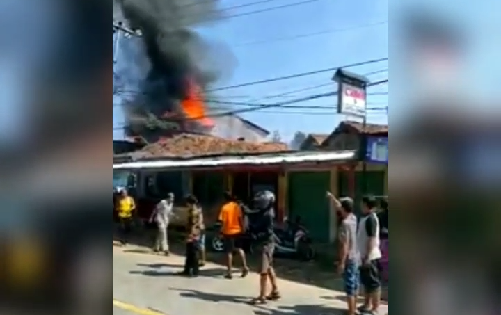 Video: Detik-detik Kebakaran Dahsyat di Bogor, Rumah Warga Ludes Dilalap Api