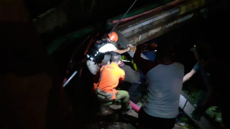 Jasad Pria Bunuh Diri di Jembatan Bale Binarum Berhasil Dievakuasi