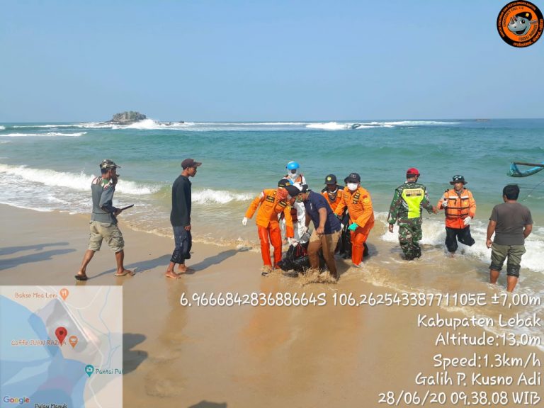 Mahasiswa Bogor Digulung Ombak Pantai Sawarna Hingga Meninggal