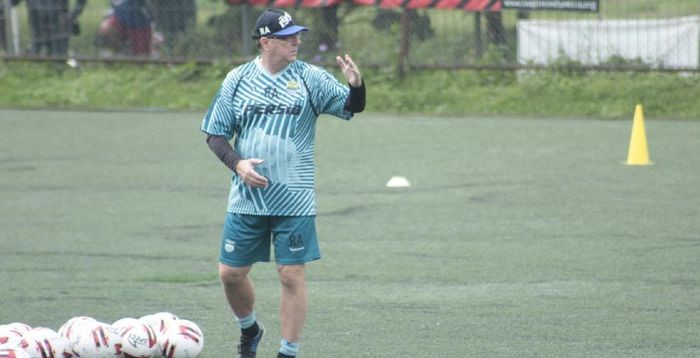 Robert Alberts Membahas Beda Sudut Pandang Liga Indonesia dan Eropa