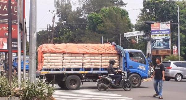 Traffic Light Simpang Tegar Beriman Sukahati Padam, Lalu Lintas Semrawut