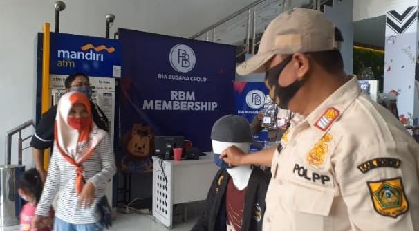 Baru Dilantik, Kasatpol PP Kabupaten Bogor Langsung Gelar Operasi Masker