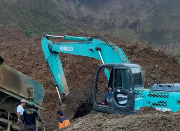 Menengok Tambang Pasir Buncir di Caringin Bogor,  Untuk Ekonomi Warga Atau…?