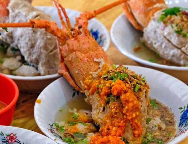 Bakso Lobster Viral Antrenya Berjam-jam
