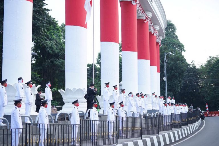 Catat! Bima Arya Sampaikan Tiga Maklumat saat Orasi Parade Camat-Lurah di Tugu Kujang