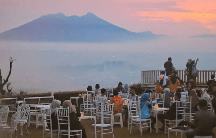 Menyusuri Taman Fathan Hambalang, Tempat Wisata Bak ‘Negeri di Atas Awan’ di Kabupaten Bogor