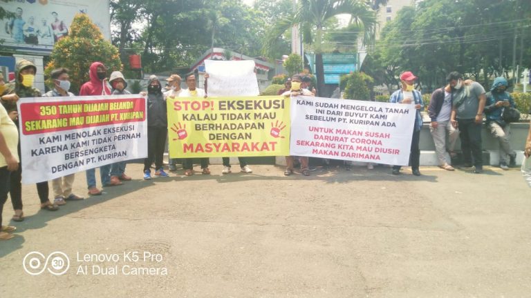 Lahannya Bakal Digusur, Petani Parung Orasi di Tugu Kujang