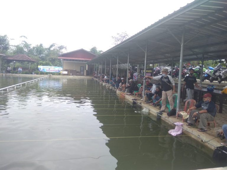 Jalin Silaturahmi, DPRD hingga Kades Mancing Bersama Saat Pandemi