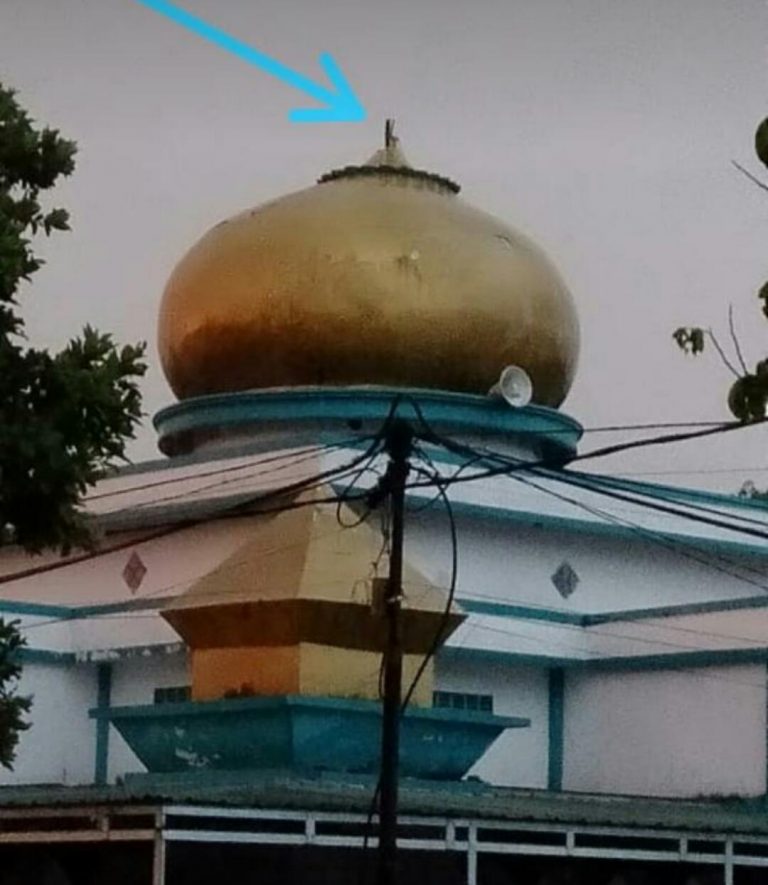 Hujan Disertai Angin Kencang Rusak Rumah Warga dan Pohon Bertumbangan