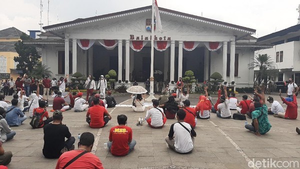 Pembatasan Operasional di Kota Bogor Ditentang para Musisi Kafe