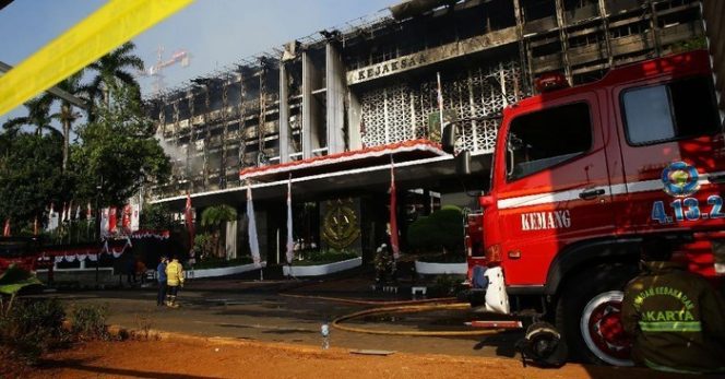 
 Cairan Pembersih Diduga Jadi Penyebab Kebakaran Kejagung,  Polisi Tetapkan Satu Tersangka