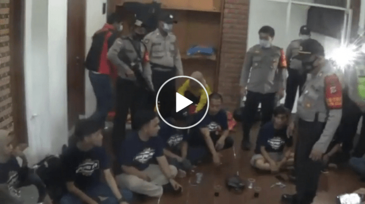 Video Penggerebegan Pesta Miras Reunian Alumni SMK di Ciampea, Bogor
