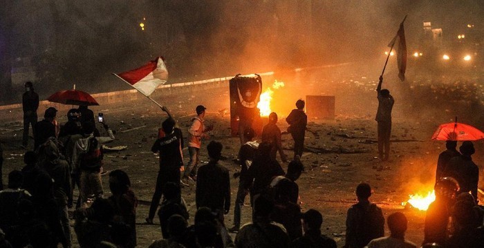 Demo Omnibus Law Rusuh, MUI Meminta Jokowi Tak Biarkan Aparat Brutal
