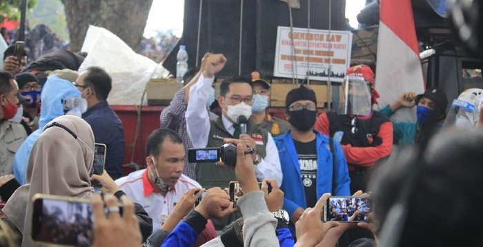 Ridwan Kamil-Oded Surati Jokowi untuk Menyampaikan Suara Buruh Tolak Omnibus Law