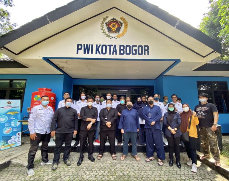 Direksi dan Calon Direksi Perumda Tirta Pakuan Sowan ke PWI Kota Bogor