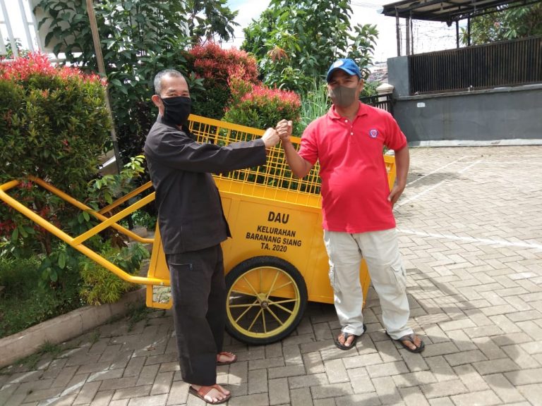 Lurah Baranangsiang Kerahkan 6 RW  Bersihkan Kali Ciliwung