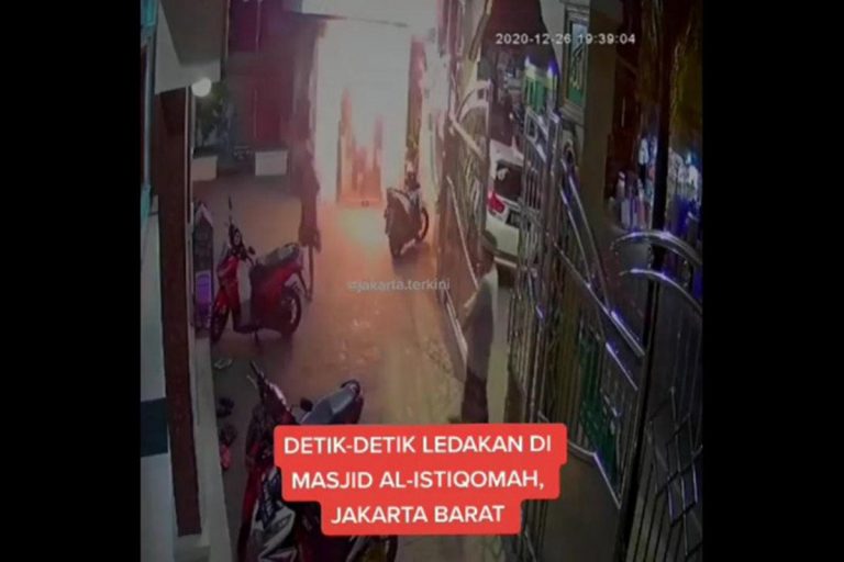 Seorang Pria Lempar Bom Molotov ke Masjid di Cengkareng