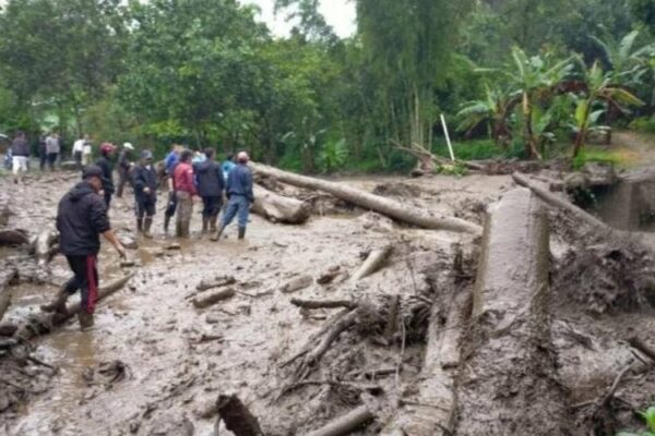 900 Korban Banjir Puncak Diungsikan di Wisma PTPN
