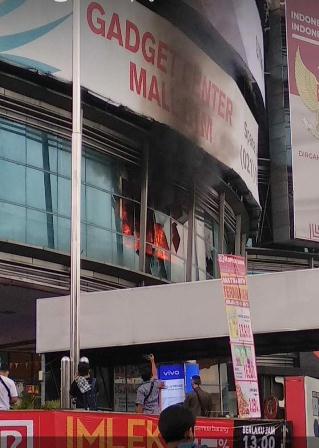 Mall BTM Kebakaran Pengunjung Selamatkan Diri