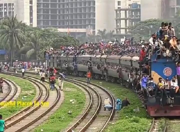 Penumpang Kereta Api di Bangladesh, Bikin Geleng – Geleng Kepala