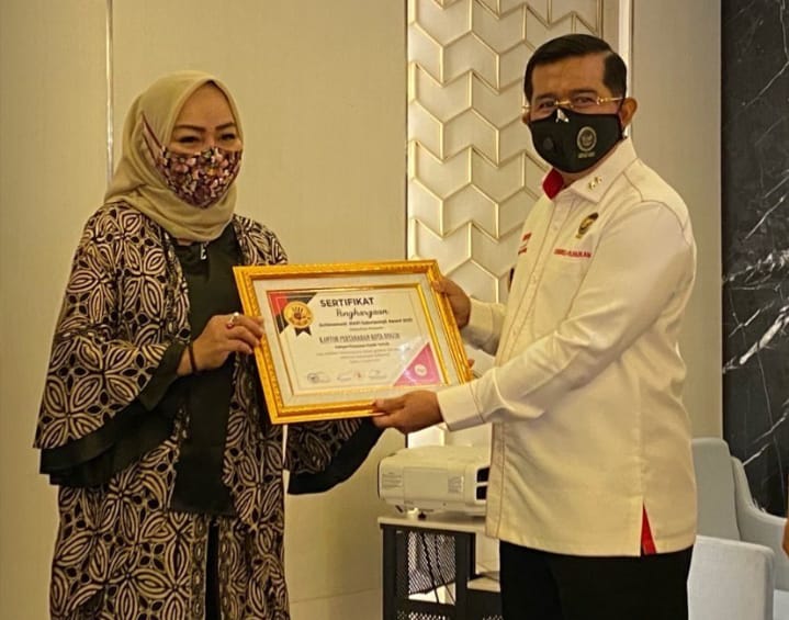 Anti Pungli, Kantor Pertanahan Kota Bogor Terima Penghargaan dari MAPI Saber Pungli