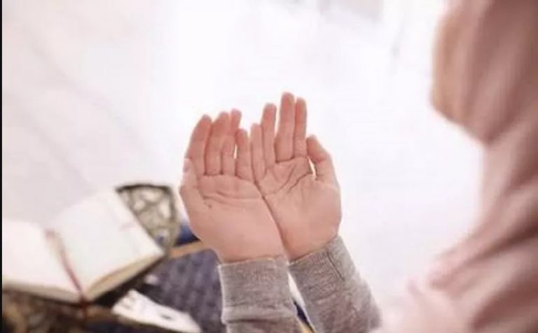 Cara Ajarkan Anak Berdoa Sedini Mungkin, Simak ya!
