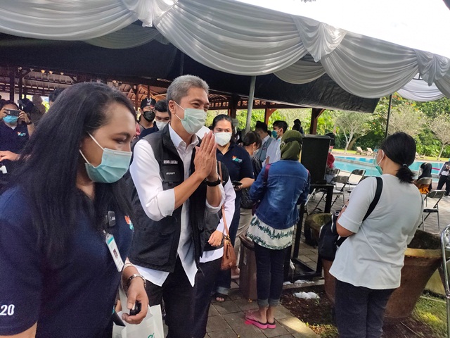 Dedie A Rachim Tinjau Vaksinasi di Bogor Senior Hospital