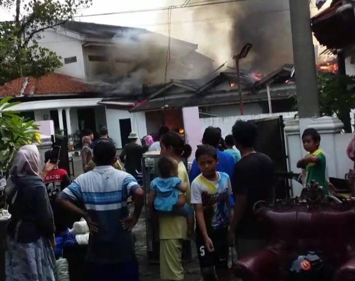 Asap Membumbung, Pabrik Kerupuk Doa Ibu Dramaga Bogor Kebakaran, Meluas ke Sanggar Tari