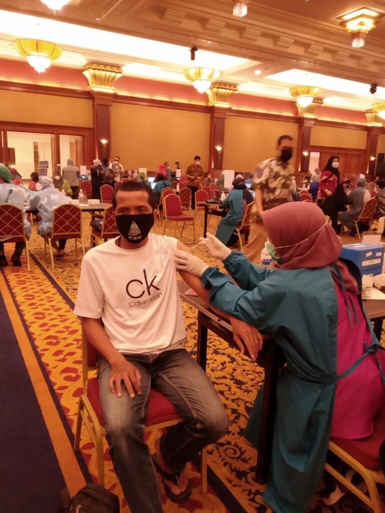 400 Pekerja Media di Kota Bogor Jalani Vaksinasi Dosis Kedua di Puri Begawan